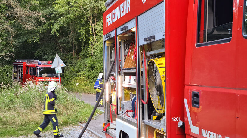 Autobrand, Hegnacher Str., Waiblingen-Hohenacker, 24.08.2020.