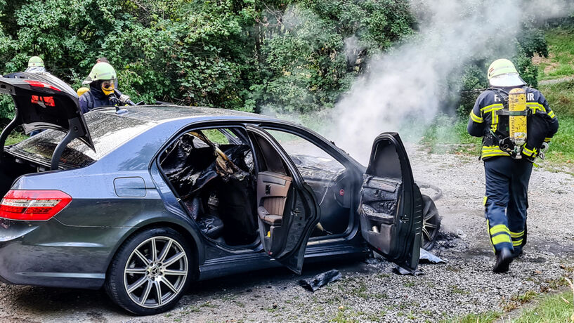 Autobrand, Hegnacher Str., Waiblingen-Hohenacker, 24.08.2020.