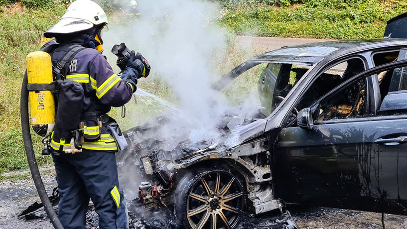 Autobrand, Hegnacher Str., Waiblingen-Hohenacker, 24.08.2020.
