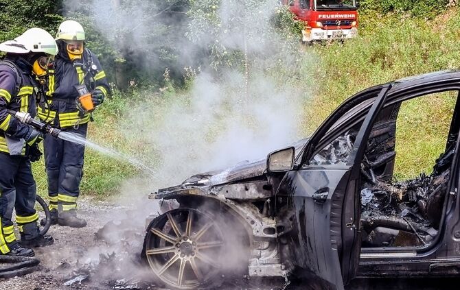 Autobrand, Hegnacher Str., Waiblingen-Hohenacker, 24.08.2020.