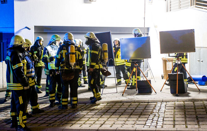 Dachstuhl brennt - Bild 16_13