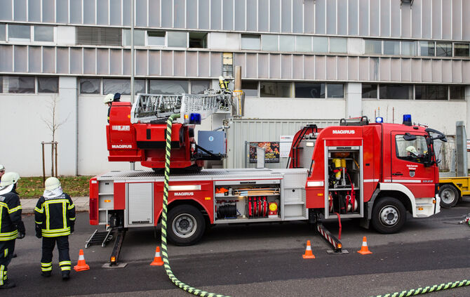 Feuerwehreinsatz bei Firma - Bild 08_0
