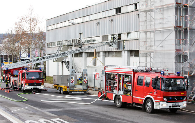 Feuerwehreinsatz bei Firma - Bild 13_4