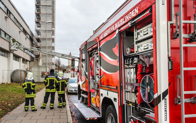 Feuerwehreinsatz bei Firma - Bild 11_7