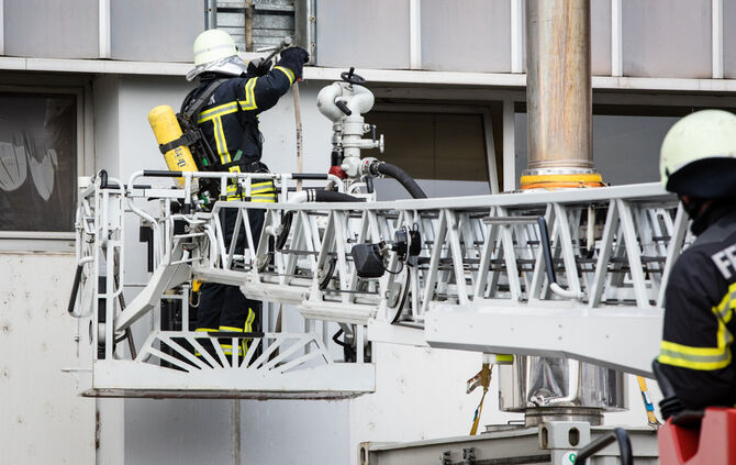 Feuerwehreinsatz bei Firma - Bild 09_10