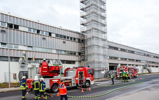 Feuerwehreinsatz bei Firma - Bild 05_13
