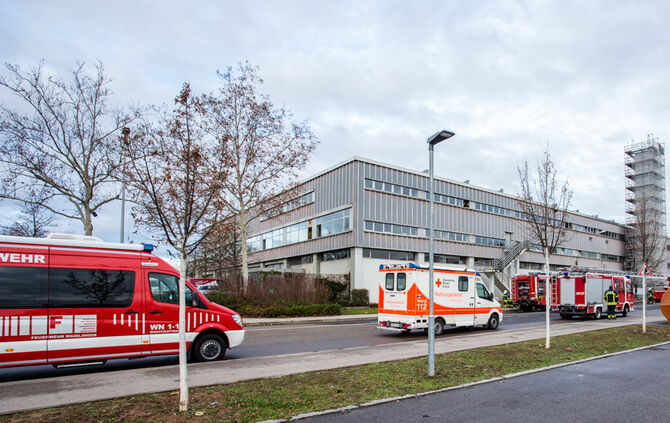 Feuerwehreinsatz bei Firma - Bild 01_17