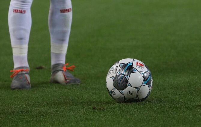 VfB Stuttgart Fußball Bundesliga Ball Spieler Symbol Symbolbild symbolfoto