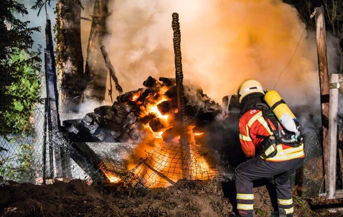 Holzstapelbrand Schwaikheim_0