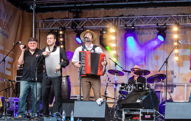 42. Winnender Stadtfest – der City-Treff 2019 - Bild 27_27