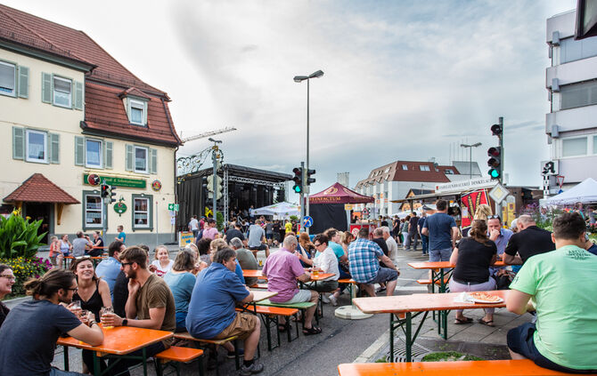 42. Winnender Stadtfest – der City-Treff 2019 - Bild 43_43