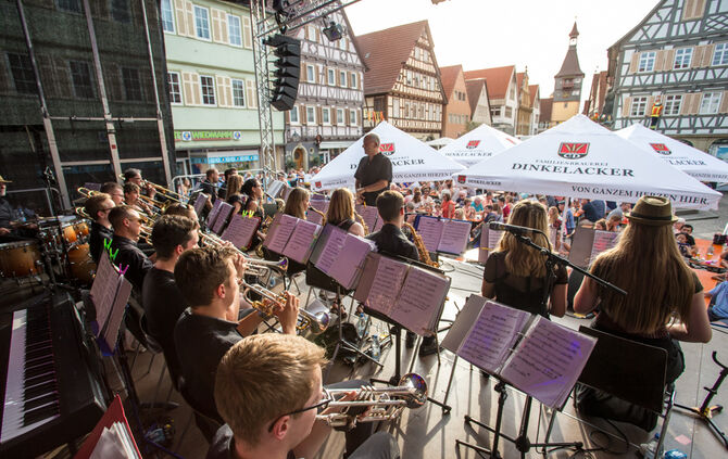 42. Winnender Stadtfest – der City-Treff 2019 - Bild 48_48