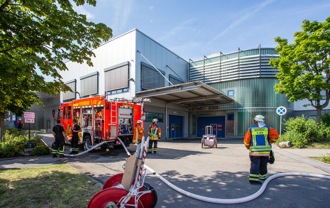 Feuerwehreinsatz bei Stoba - Produktionshalle geräumt - Bild 08_0
