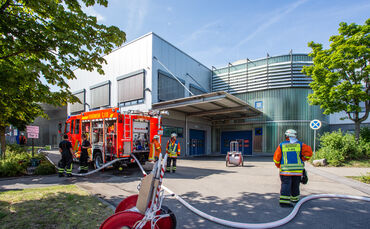 Feuerwehreinsatz bei Stoba - Produktionshalle geräumt - Bild 08_0
