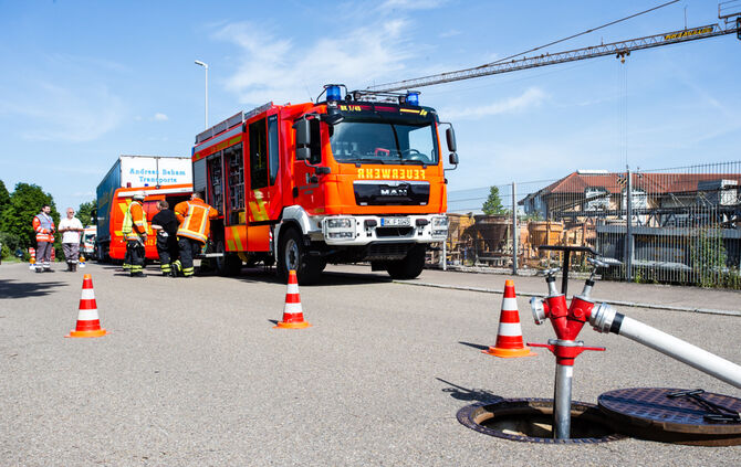 Feuerwehreinsatz bei Stoba - Produktionshalle geräumt - Bild 10_3