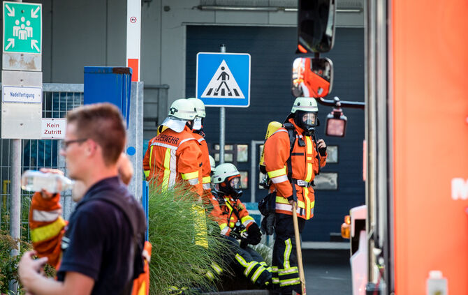 Feuerwehreinsatz bei Stoba - Produktionshalle geräumt - Bild 06_6