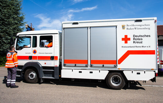Feuerwehreinsatz bei Stoba - Produktionshalle geräumt - Bild 01_11