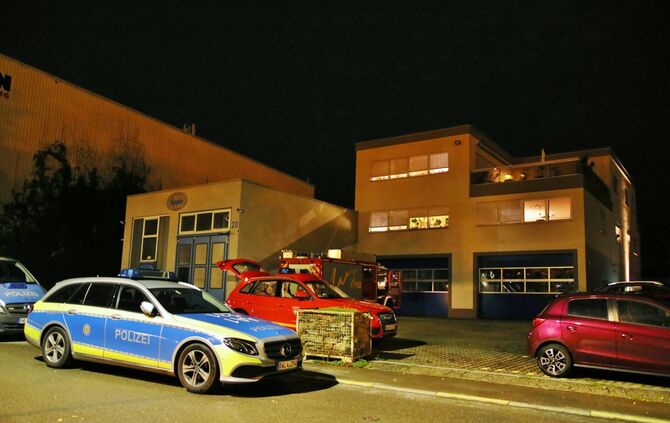 Aggressiver EX-Freund stÃ¼rmt Wohnung seiner ehemaligen_2