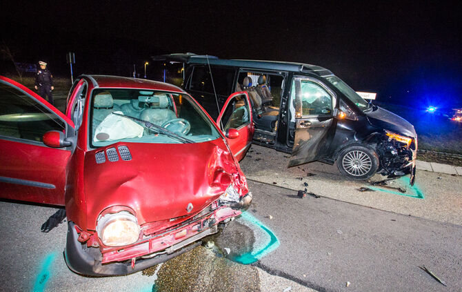 Unfall im Kreisverkehr - Bild 02_0
