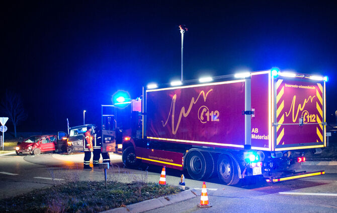 Unfall im Kreisverkehr - Bild 11_4
