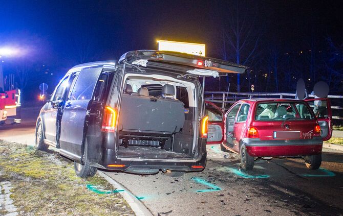 Unfall im Kreisverkehr - Bild 09_6