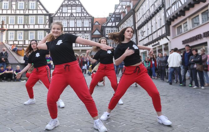 Frühlingserwachen: Verkaufsoffener Sonntag - Bild 02_1