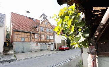 rat- und forsthaus berglen ödernhardt, rettersburg. die gemeinde will zwei ihrer gebäude verkaufen: das alte rathaus ödernhardt,