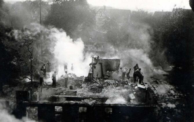 Schlichten Schorndorf Bombe Feuer Bombenabwurf_0