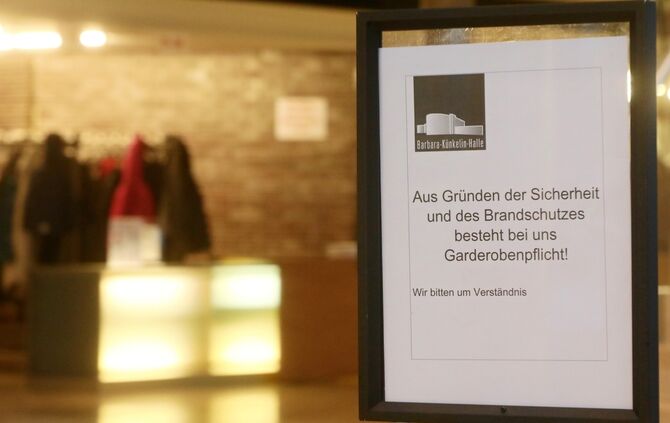 Barbara-Künkelin-Halle Schorndorf Garderobe Garderobenpflicht_0