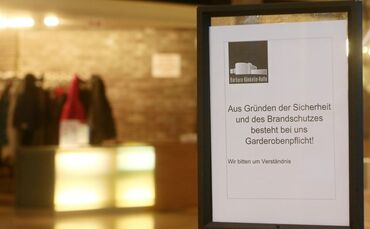 Barbara-Künkelin-Halle Schorndorf Garderobe Garderobenpflicht_0