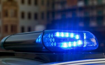 Blaulicht an einem Polizeiwagen