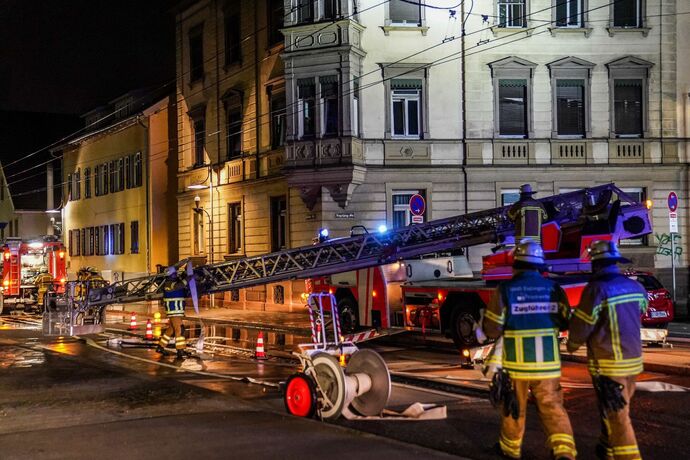 Esslingen: Dachstuhlbrand loest Grosseinsatz aus