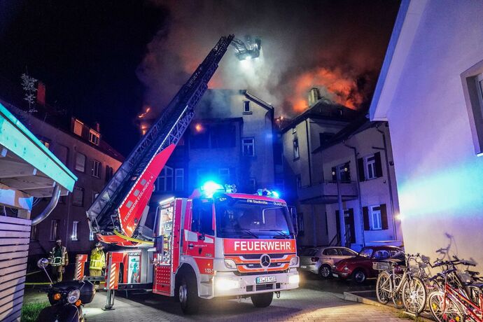 Esslingen: Dachstuhlbrand loest Grosseinsatz aus