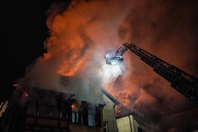 Esslingen: Dachstuhlbrand loest Grosseinsatz aus