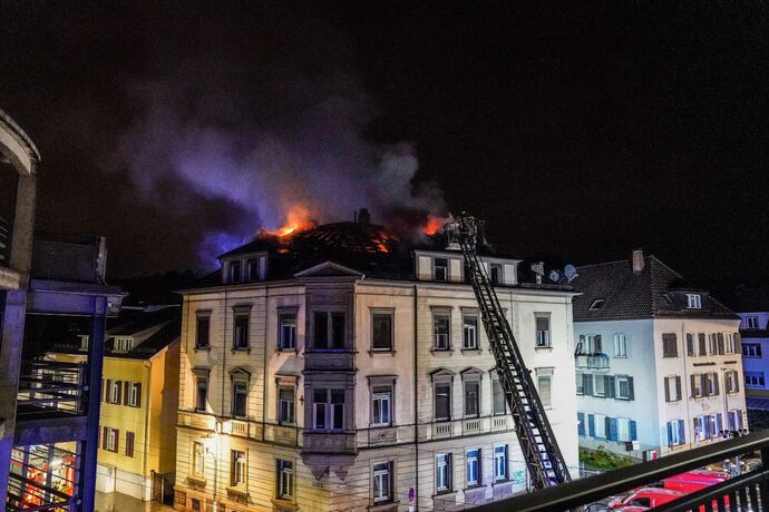 Esslingen: Dachstuhlbrand loest Grosseinsatz aus