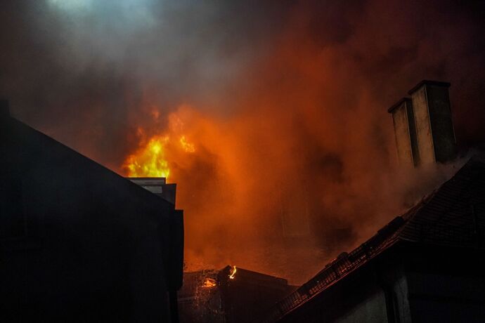 Esslingen: Dachstuhlbrand loest Grosseinsatz aus