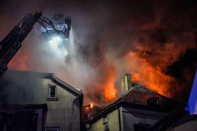 Esslingen: Dachstuhlbrand loest Grosseinsatz aus