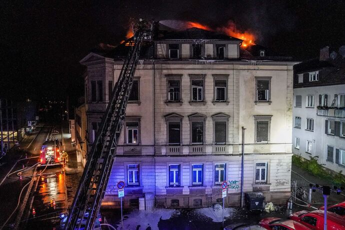 Esslingen: Dachstuhlbrand loest Grosseinsatz aus