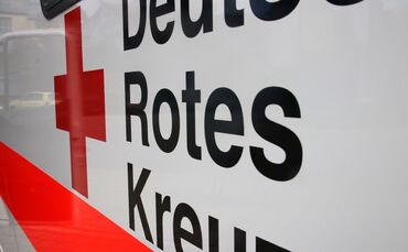 rotes kreuz drk symbol symbolbild symbolfoto