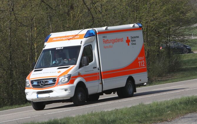 Blaulicht Krankenwagen Rettungswagen Unfall RTW 112 Symbol Symbolbild Symbolfoto