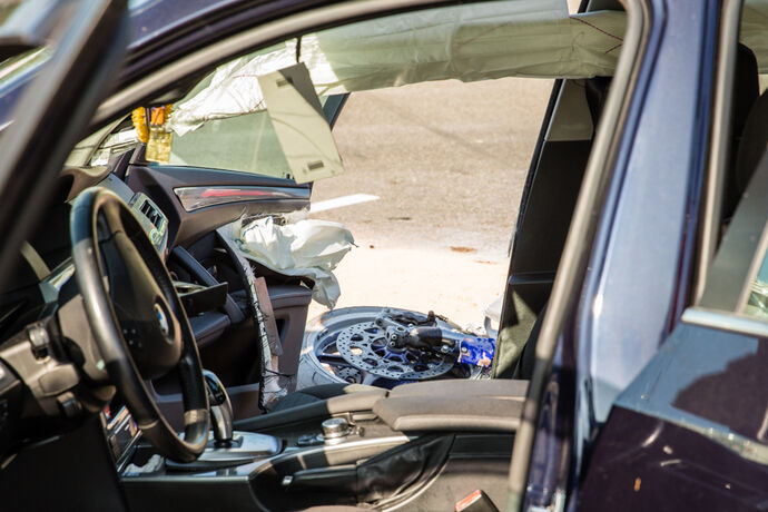 Tödlicher Motorradunfall, mit abbiegendem BMW kollidiert, B14, Backnang-Waldrems, 19.09.2020.