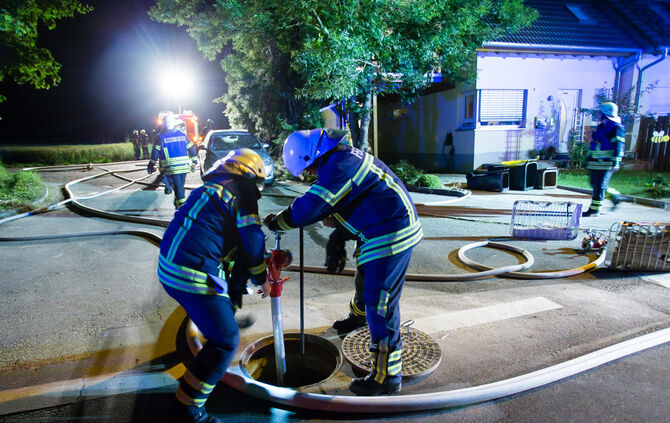 Feuerwerk verursacht Brand in Bittenfeld - Bild 01_1