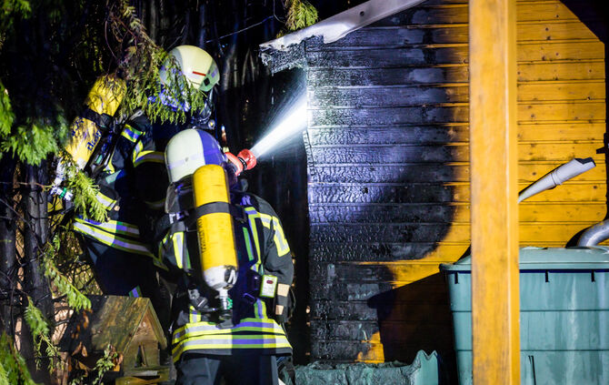 Feuerwerk verursacht Brand in Bittenfeld - Bild 05_5