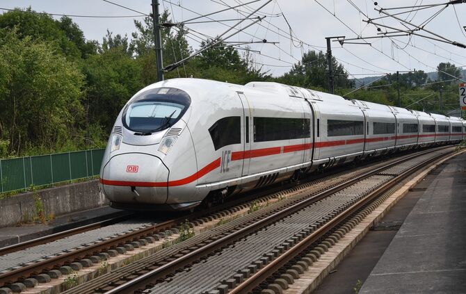Zug Schnellzug ICE