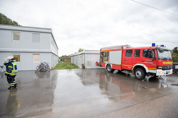 Feuerwehreinsatz in der Gemeinschaftsunterkunft Heuweg, Weinstadt-Großheppach, 26.09.2020.
