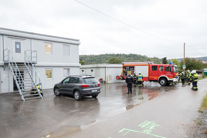 Feuerwehreinsatz in der Gemeinschaftsunterkunft Heuweg, Weinstadt-Großheppach, 26.09.2020.