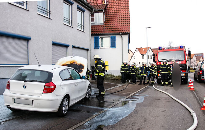 Autobrand in Beutelsbach - Bild 04_5