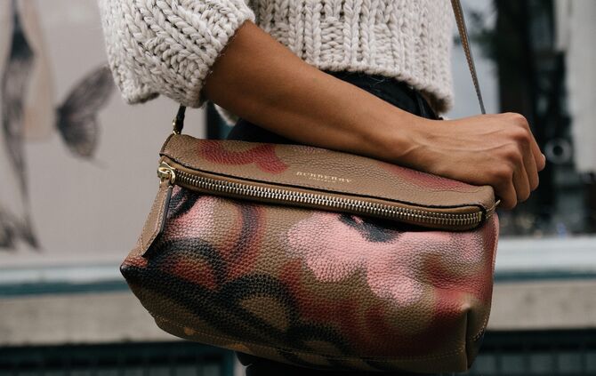 Handtasche Symbolfoto