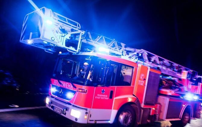 Feuerwehr mit Blaulicht