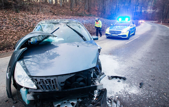 bb_unfall_stetten_05-02-2019_11_11